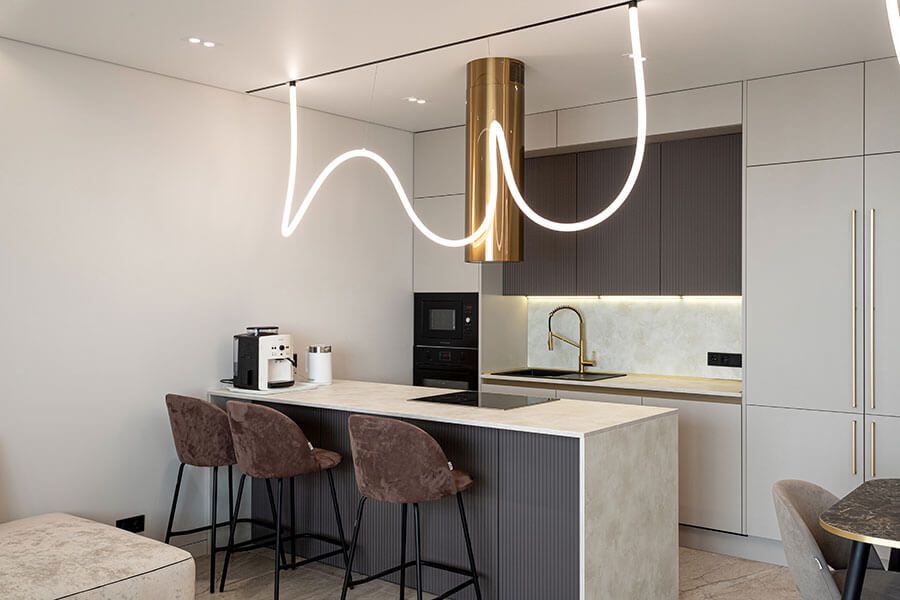 Кухня-гостиная в двухэтажном частном доме в городе Сочи Кухня-гостиная в двухэтажном частном доме в городе Сочи