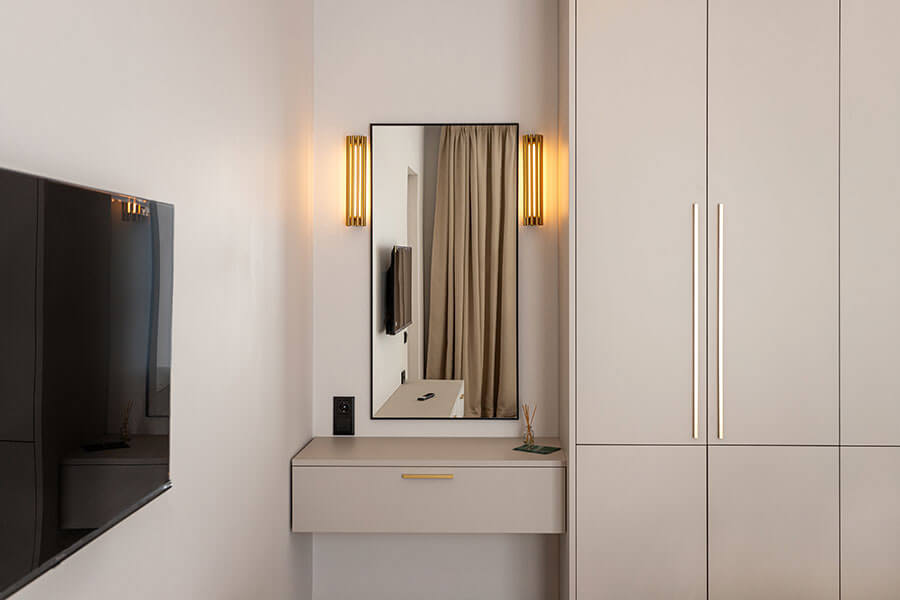 Подвесная консоль с выдвижным ящиком Подвесная консоль с выдвижным ящиком